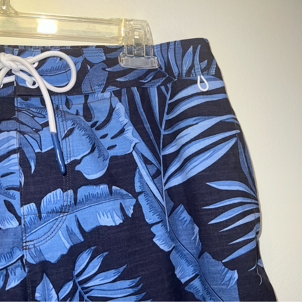 American Eagle Flex Men’s Blue Palm Leaf Swim Board Shorts Size Medium - Picture 3 of 8